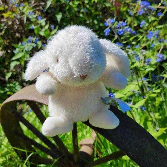 Bunnies by the Bay‎ White Plush Bunny 7 Inch - Picture 1 of 4